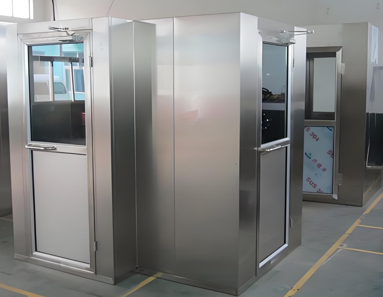 When to use the three-door air shower ro