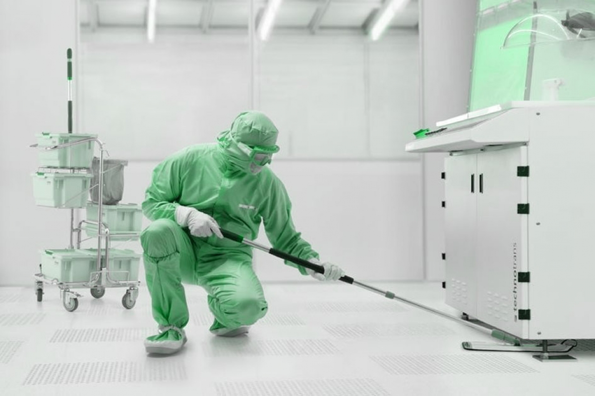 how strong of bleach to disinfect clean 
