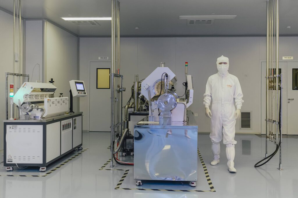 Mastering Cleanroom Contamination Control: Strategies for Ensuring Personnel Cleanliness in Clean Rooms - Cleanroom Suit | Cleanroom clothing | Cleanroom coverall Mastering Cleanroom Contamination Control: Strategies for Ensuring Personnel Cleanliness in Clean Rooms - Cleanroom Suit | Cleanroom clothing | Cleanroom coverall
