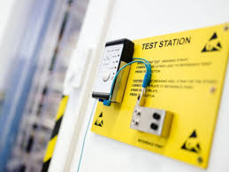 How do air showers handle static electri