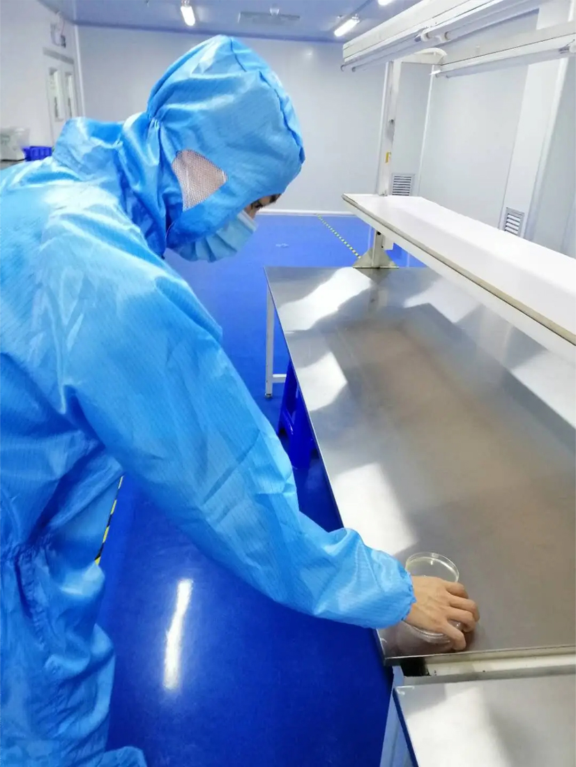 Cleanroom Surface Cleaning Protocols